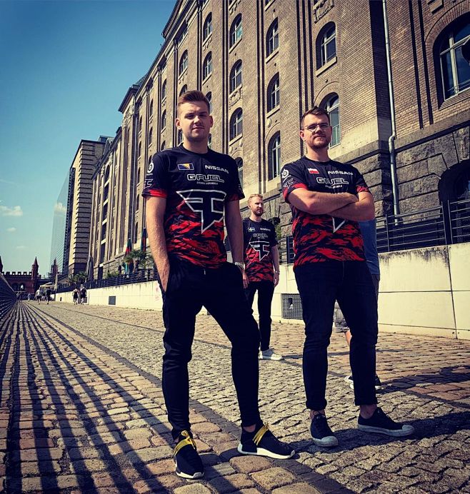 在今日凌晨的LCS常规赛中，TeamLiquid不敌CLGaming拿到赛季第10负